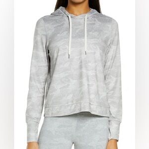 Like New: Vuori Halo Essential Hoodie Pale Heather Camo Women's Extra Large